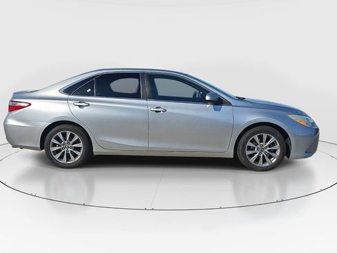 Used 2016 Toyota Camry XLE w/ Convenience Package FWD image 4