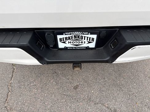 Used 2016 Ford F150 Platinum w/ Equipment Group 701A Luxury image 11