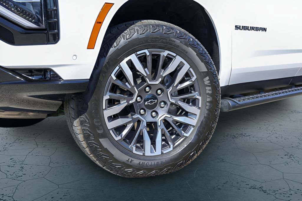 Certified 2026 Chevrolet Suburban Z71 w/ Comfort Package AWD/4WD image 4
