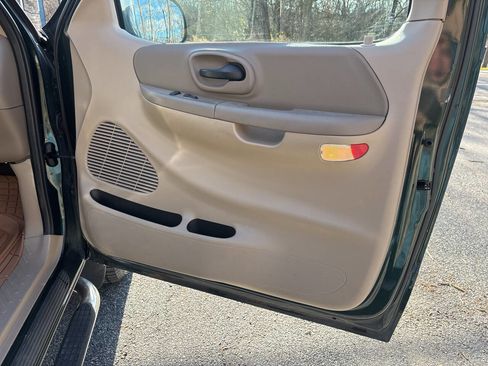 Used 2002 Ford F150 XLT image 29