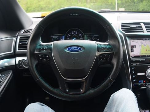 Used 2016 Ford Explorer Limited FWD image 4