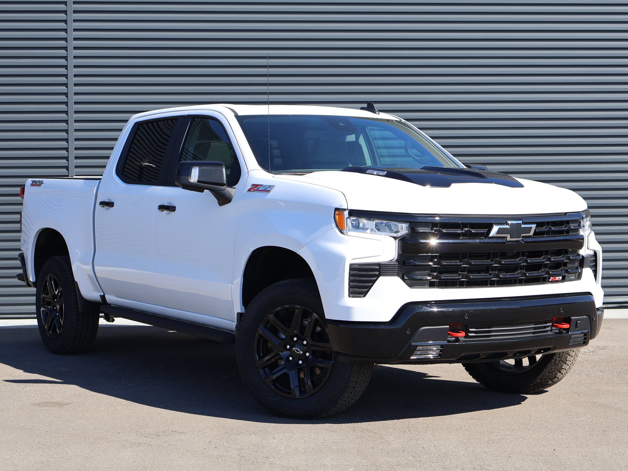 Used 2026 Chevrolet Silverado 1500 LT Trail Boss w/ LT Trail Boss Premium Package AWD/4WD image 3