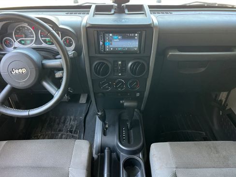 Used 2007 Jeep Wrangler Unlimited Sahara AWD/4WD image 4