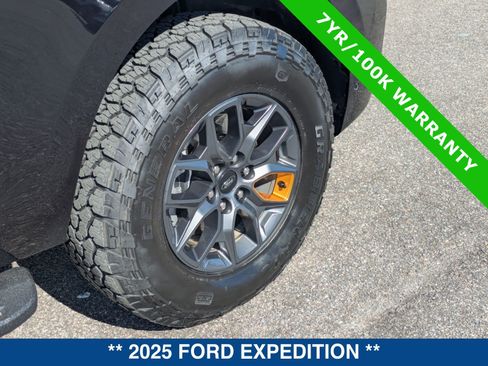 Certified 2025 Ford Expedition Tremor AWD/4WD image 13