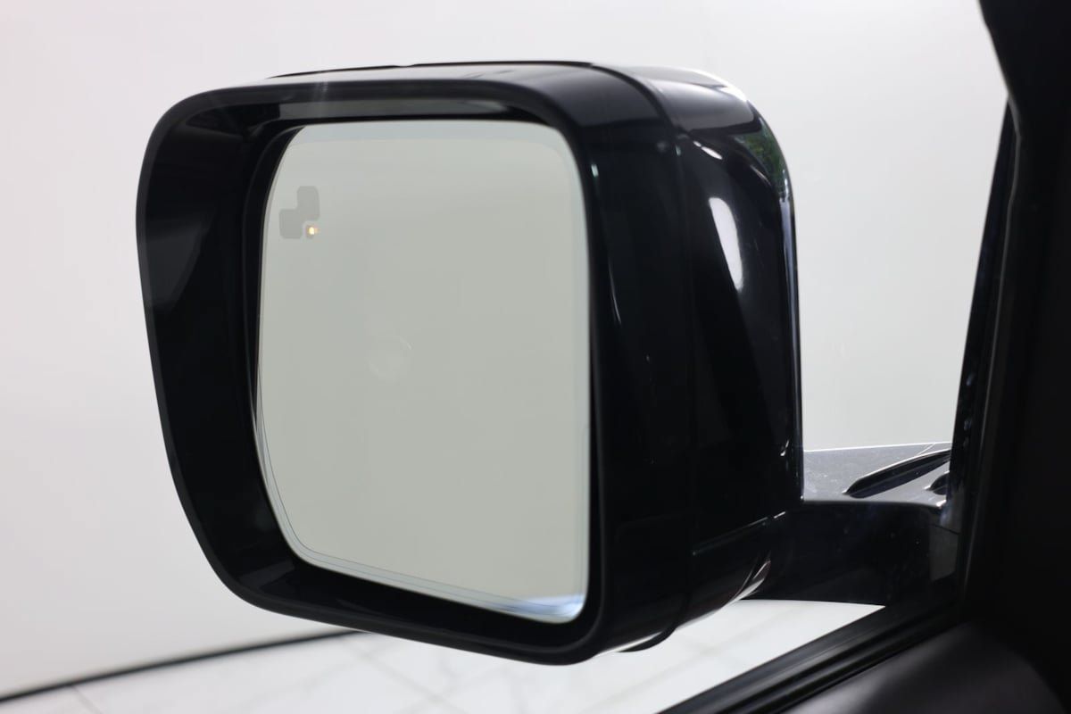 Used 2023 Land Rover Defender 130 First Edition AWD/4WD image 18
