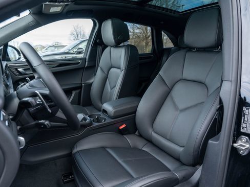 New 2026 Porsche Macan image 5
