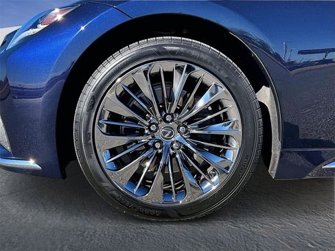 Used 2022 Lexus LS 500 w/ Interior Upgrade Package image 11