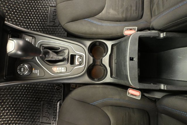 Used 2019 Jeep Cherokee Latitude AWD/4WD image 27