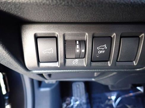 Used 2025 Subaru Outback Premium AWD/4WD image 16