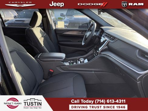 Used 2025 Jeep Grand Cherokee L Laredo w/ Luxury Tech Group I RWD image 16