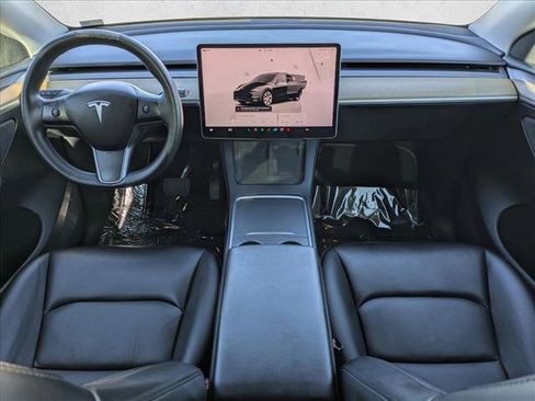 Used 2023 Tesla Model Y Long Range image 18