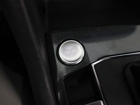 Used 2018 Volkswagen Tiguan SEL image 35
