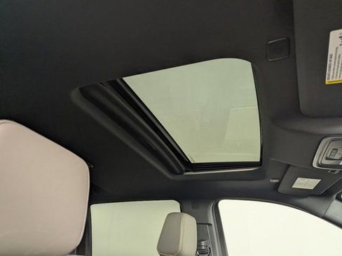 Used 2025 Chevrolet Silverado 2500 ZR2 w/ Technology Package image 24