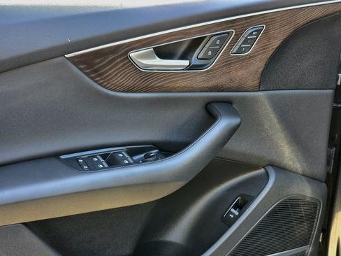 Used 2020 Audi Q8 Prestige image 16