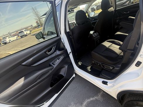 Used 2023 Subaru Ascent Premium w/ Convenience Package image 12