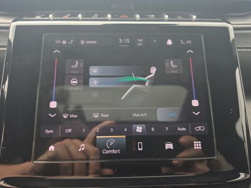 Used 2023 Jeep Grand Cherokee Altitude AWD/4WD image 28