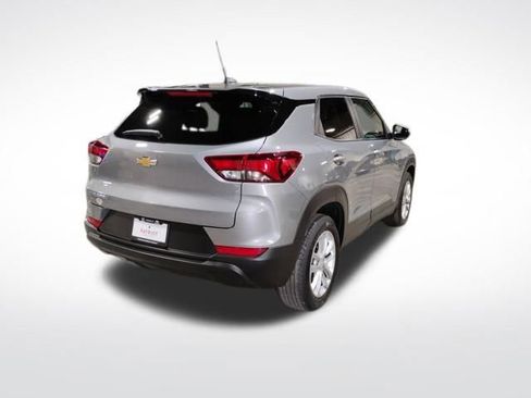 Used 2024 Chevrolet TrailBlazer LS w/ LS Convenience Package image 3