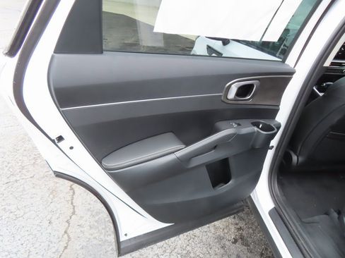 Certified 2025 Kia Sorento X-Line EX image 26