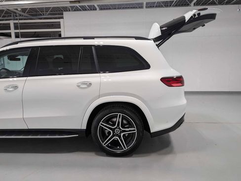 New 2026 Mercedes-Benz GLS 450 4MATIC image 9