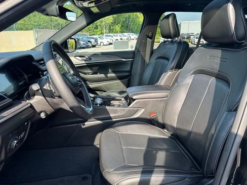 Used 2023 Jeep Grand Cherokee Overland image 37