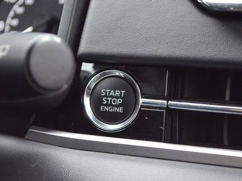 Used 2024 Mitsubishi Outlander SE image 27