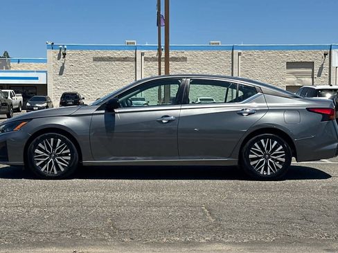 Used 2025 Nissan Altima 2.5 SV FWD image 5