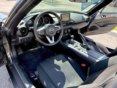 Used 2017 MAZDA MX-5 Miata RF Club image 34