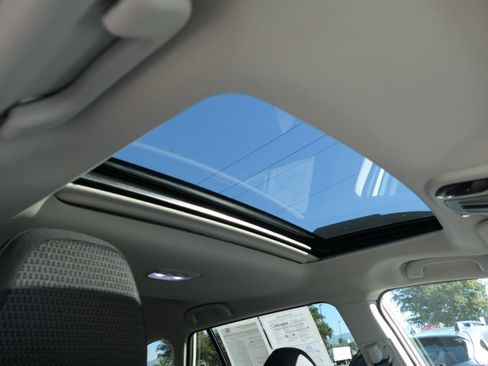 Certified 2025 Subaru Outback Premium image 26