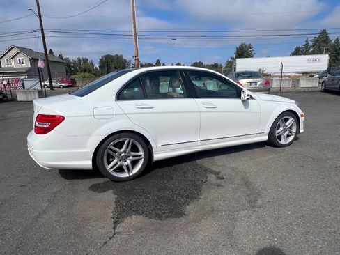 Used 2014 Mercedes-Benz C 250 Sedan image 30