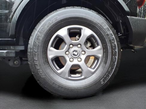 Used 2023 Ford Bronco Big Bend image 9