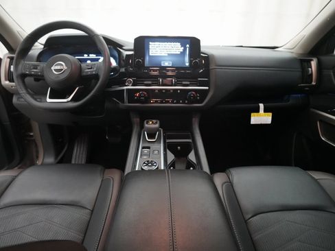 Certified 2024 Nissan Pathfinder Platinum w/ Cargo Package image 5