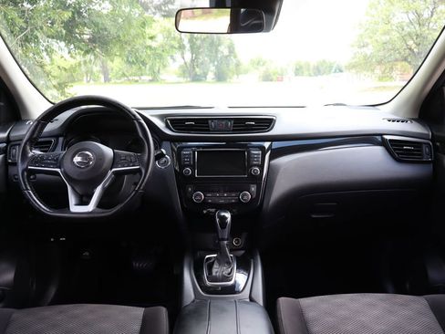 Used 2020 Nissan Rogue Sport SV w/ All-Weather Package AWD/4WD image 16