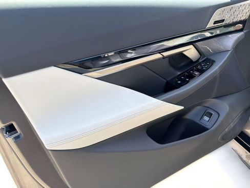 New 2026 BMW i5 M60 AWD/4WD image 13