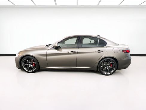 Used 2019 Alfa Romeo Giulia Ti Sport w/ Quick Order Package 22U Sport image 23