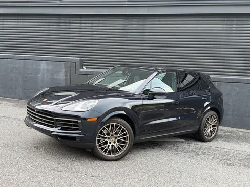 Certified 2023 Porsche Cayenne Platinum Edition AWD/4WD image 1