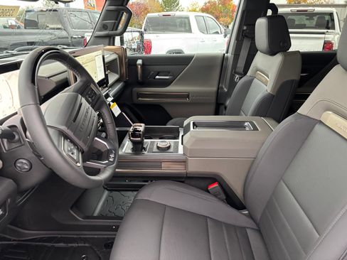 Used 2025 GMC Hummer EV 2X image 12