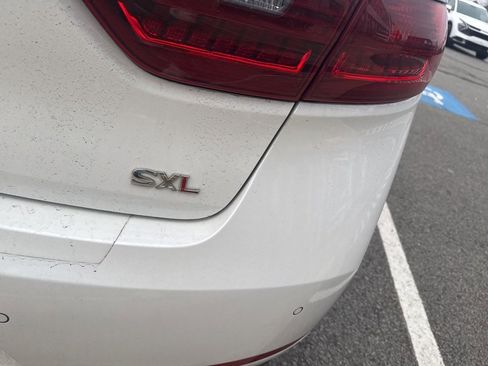 Used 2018 Kia Cadenza Limited w/ Paint Protection Package image 10