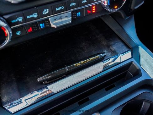 Used 2023 Ford F450 Lariat w/ FX4 Off-Road Package image 21