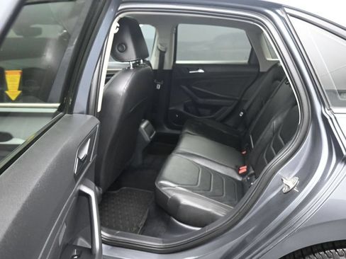 Used 2020 Volkswagen Jetta SEL Premium FWD image 32