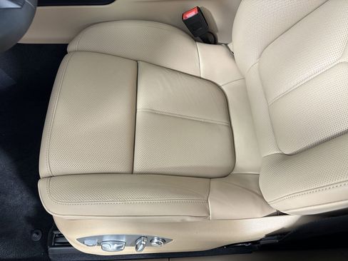 Certified 2025 Porsche Macan image 15