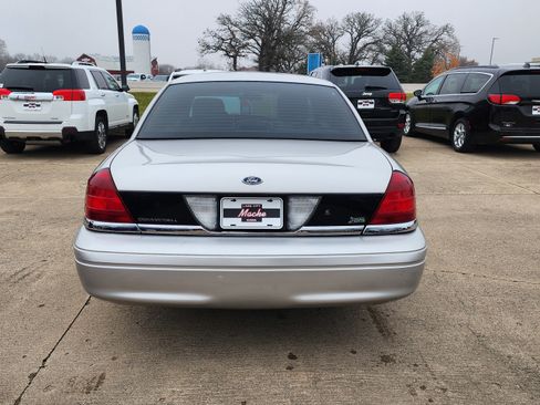 Used 2011 Ford Crown Victoria LX w/ Comfort Appearance Pkg image 5