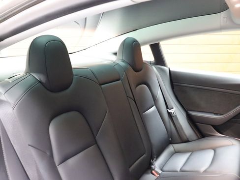 Used 2023 Tesla Model 3 Standard Range image 43