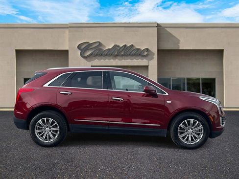 Used 2018 Cadillac XT5 Luxury w/ Driver Awareness Package AWD/4WD image 2
