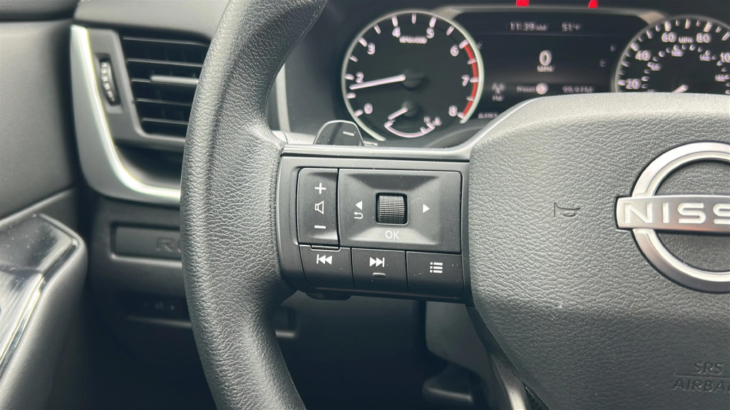 Used 2025 Nissan Rogue S AWD/4WD image 12