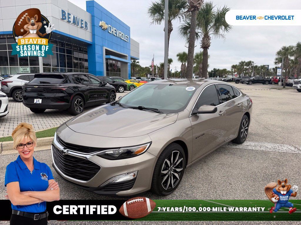 Used 2025 Chevrolet Malibu RS FWD image 1