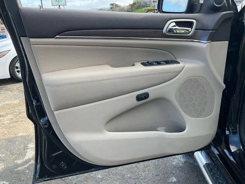 Used 2016 Jeep Grand Cherokee Overland image 23