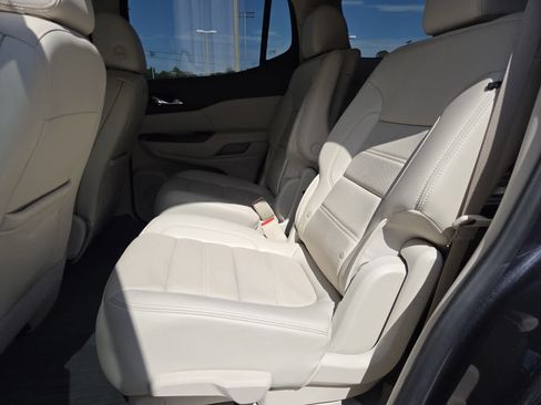 Used 2021 GMC Acadia Denali w/ Denali Technology Package FWD image 5