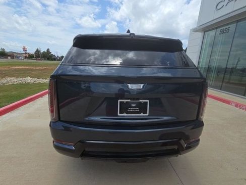 New 2026 Cadillac Escalade IQ Sport 1 w/ LPO, ONYX Package image 4