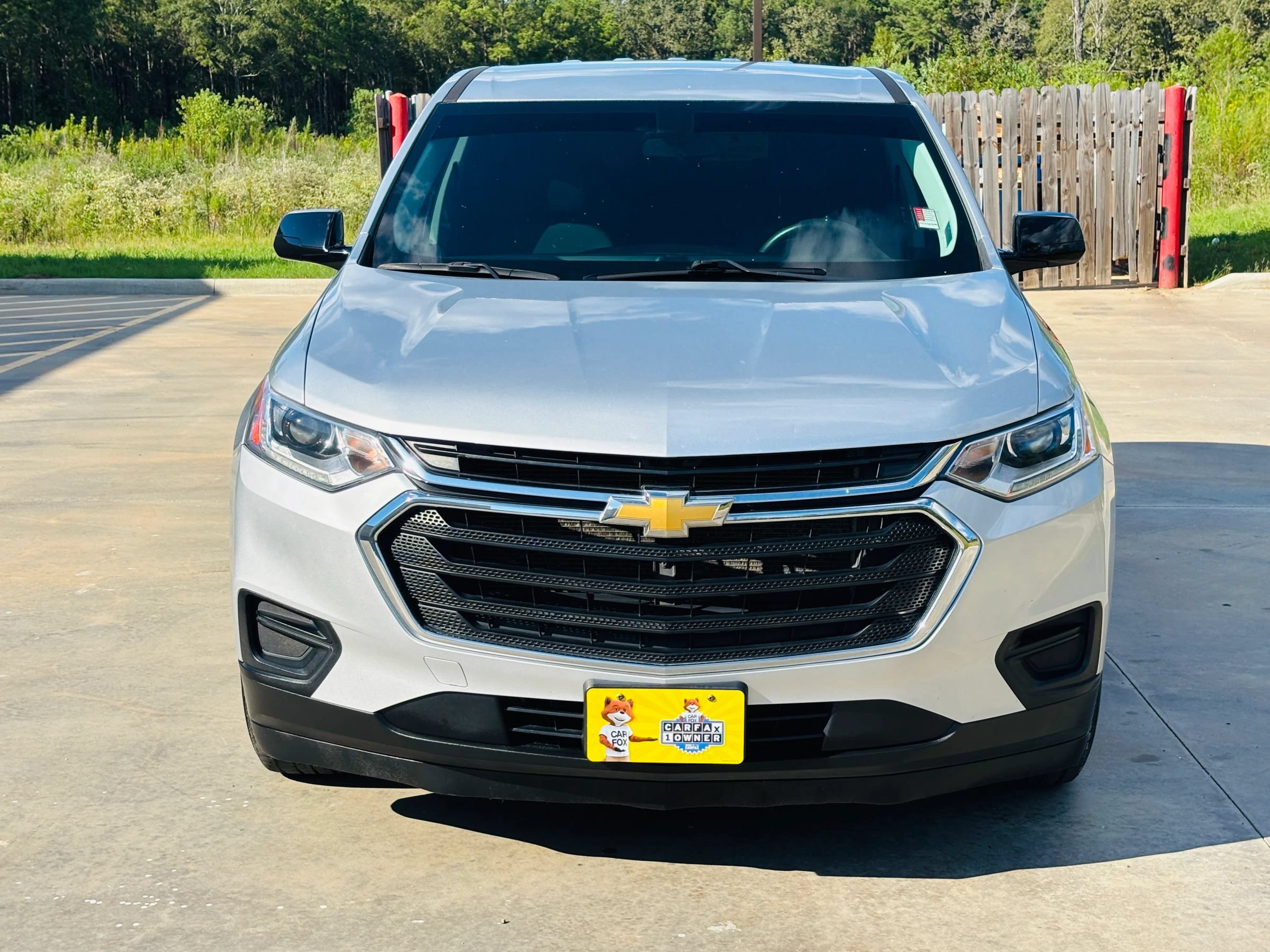 Used 2020 Chevrolet Traverse LS FWD image 2
