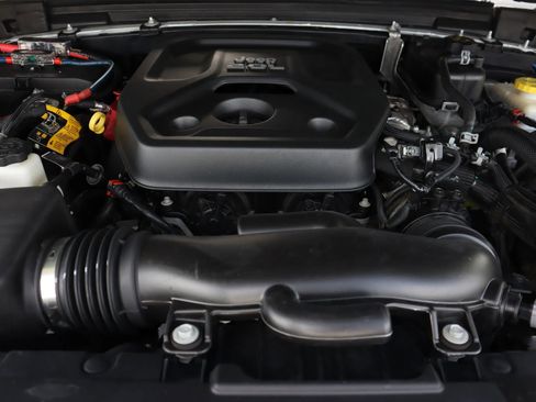 Used 2022 Jeep Wrangler Sport AWD/4WD image 30